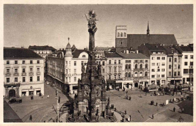 Pohlednice Olomouc - Sv. Trojice a chrám sv. Mořice Masarykovo nám.