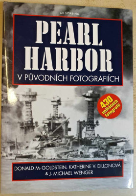 Pearl Harbor v původních fotografiích